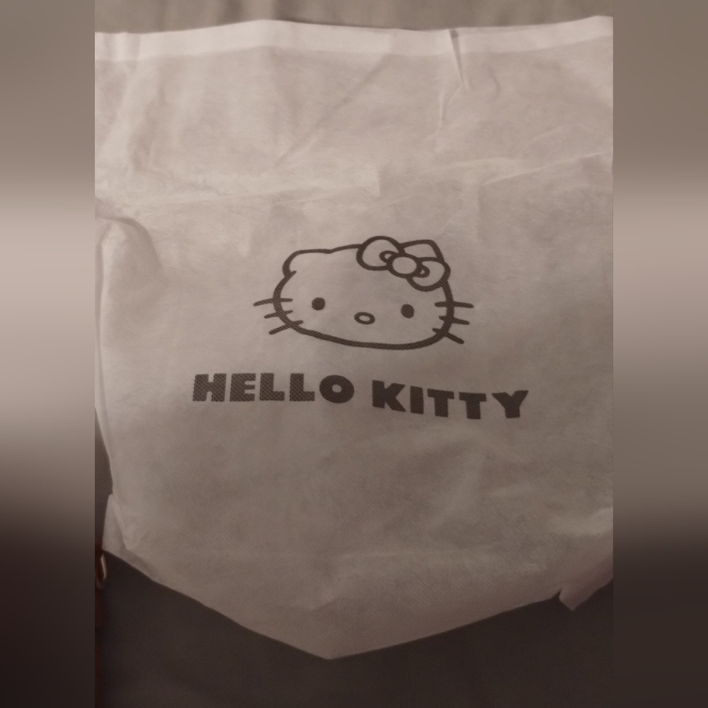 Hello Kitty Purse - Picture 4 of 4